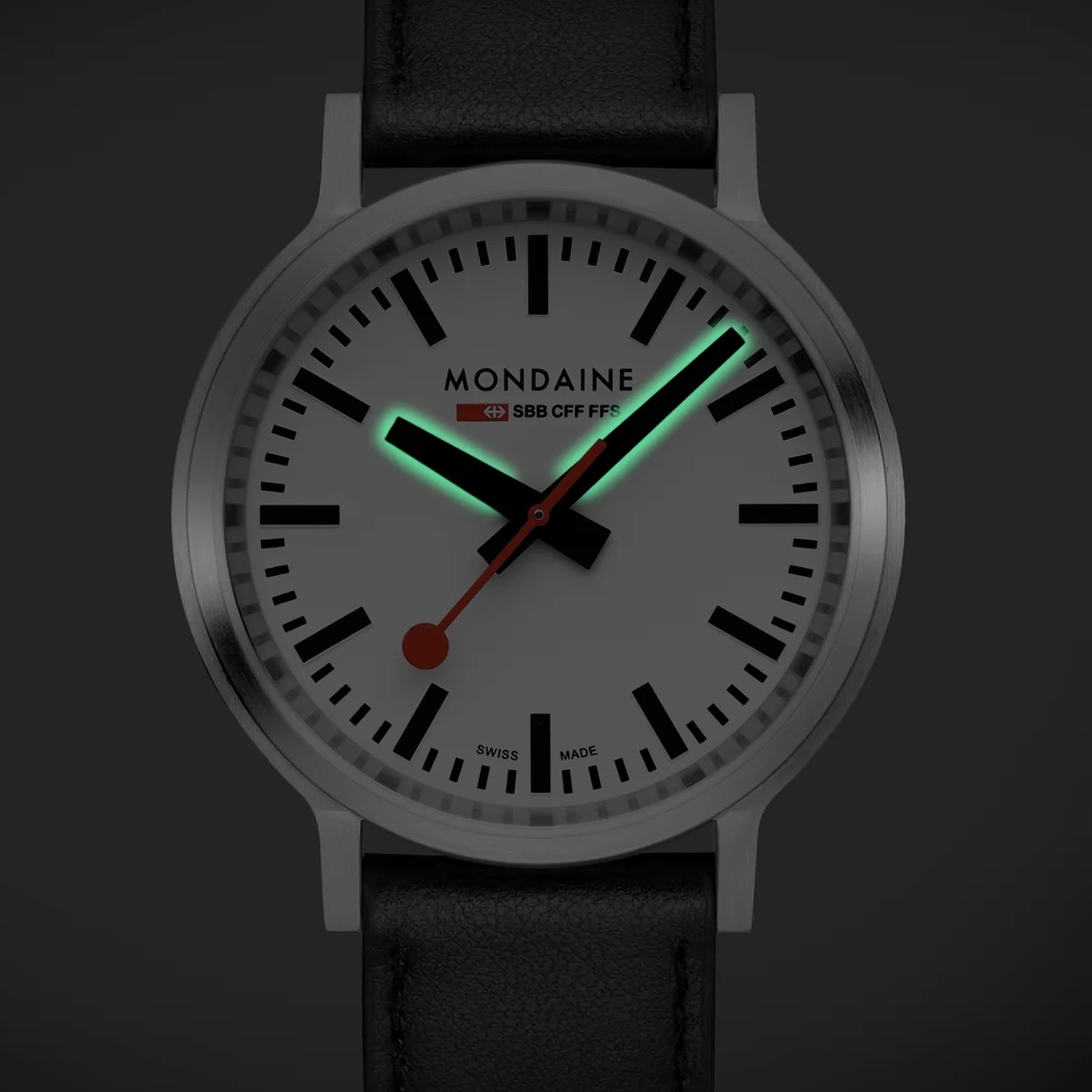 クオーツ時計　シンプル　サステナブル　スイス国鉄　スイス　腕時計　日常　特殊　世界唯一　革ﾍﾞﾙﾄ　冬　ストップトゥーゴー
