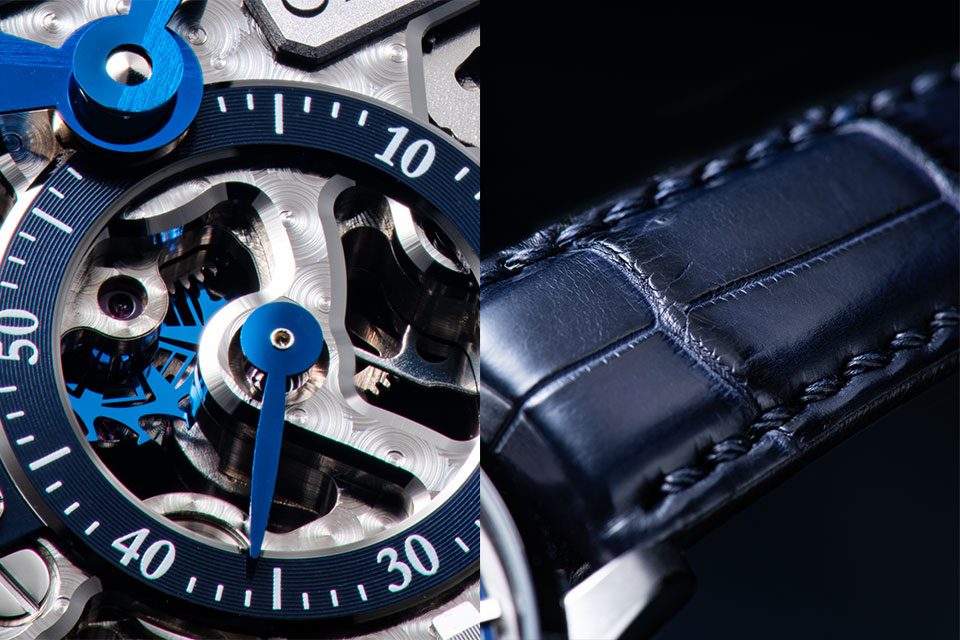 （左）シリコン製ガンギ車に合わせ、時分針や秒針、スモールセコンドのリングなどの主要パーツを鮮やかなブルーで統一。（右）レギュラーモデルと同様、時計に組み合わせられるのは、腕馴染みが良く耐久性も高い手縫いのワニ革ストラップ。ダイアルに用いられたブルーのアクセントカラーに合わせ、ストラップも深みのあるブルーを採用している。
