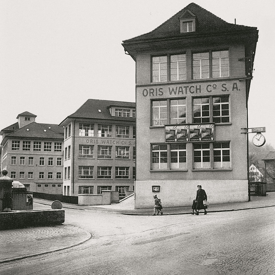 スイスのヘルシュタインにあるオリス本社。この写真は1929年のものだが、今この地でオリスは時計を作っている。
