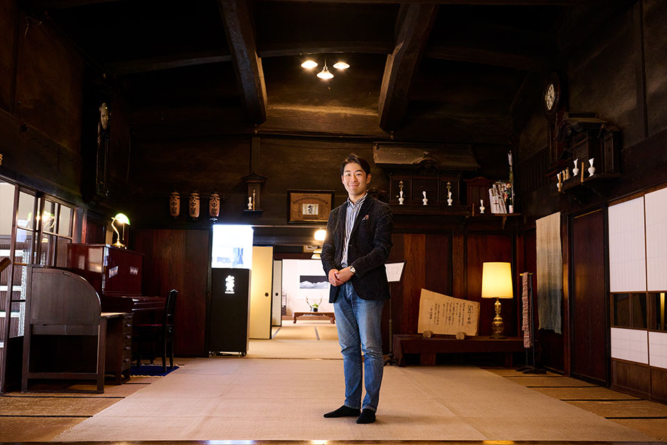 北原家母屋の奥座敷は、明治13年に明治天皇が山梨をご巡幸の際に、宿泊所「行在所」に指定された。