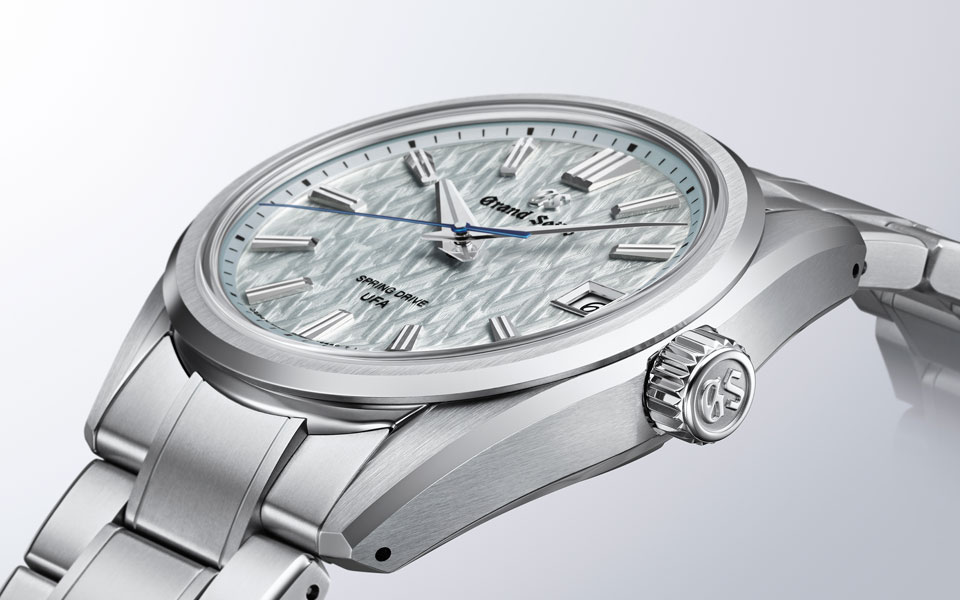Watches and Wonders Geneva 2025で発表された新作、「キャリバー9RB2」を採用したブライトチタンのケース＆ブレスレットの「SLGB003」