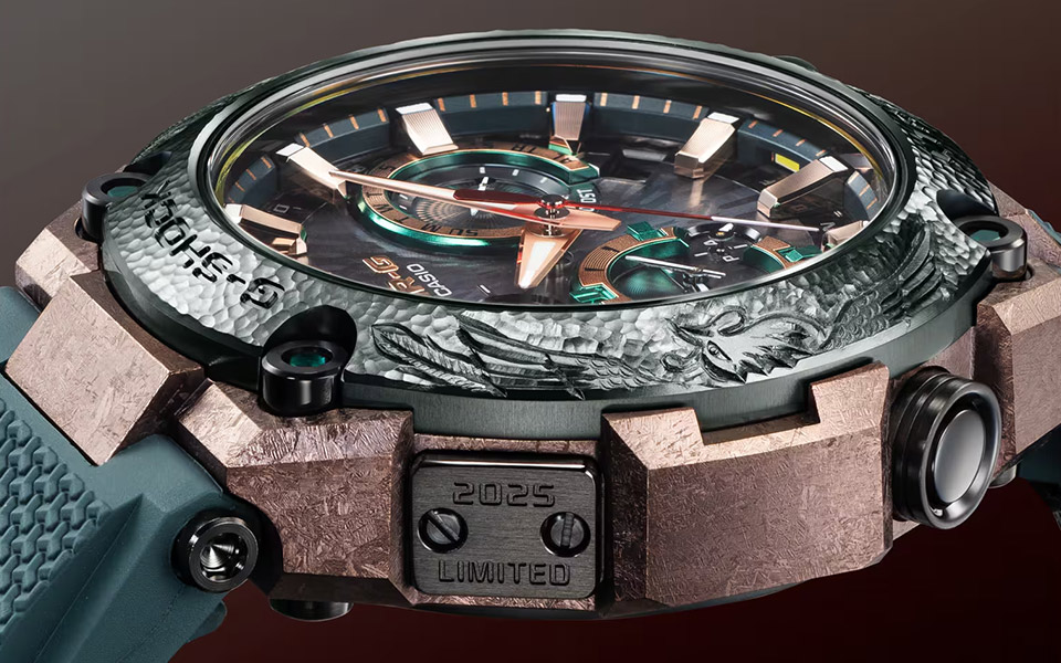 見栄えが良く、視認性に優れる大型針。カーボン製で軽く、耐衝撃性にも優れる。