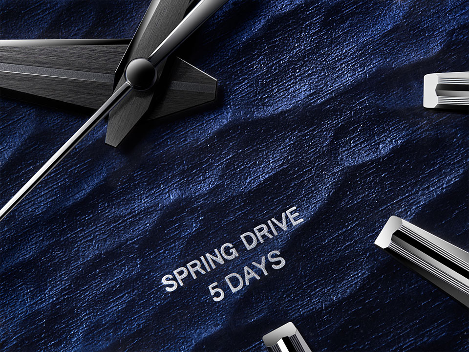 諏訪湖の穏やかな水面は、人の心を癒す風景でもある。