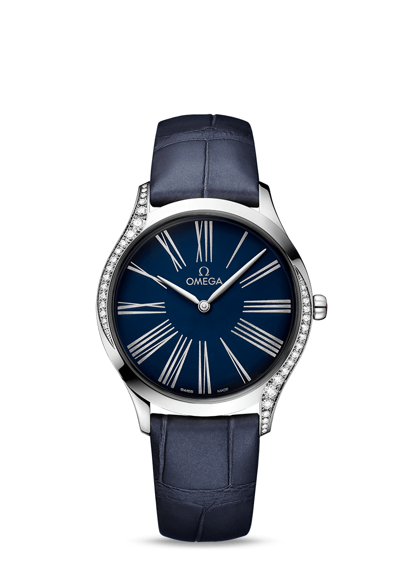 型番:428.18.36.60.03.001<br />
ケース径:36mm<br />
防水機能:3気圧<br />
ムーブメント:クォーツ<br />
<br />
<br />
価格:561,000円(税込)<br />
<br />
<br />
スタッフの一言:<br />
<br />
4時位置と10時位置にダイヤを配することでシックな中に華やかさを持たせたレディースモデル<br />
<br />
ネイビーの文字盤とレザーストラップは落ち着きの中にエレガントさを感じることが出来ます<br />
<br />
クールな印象を与えたい女性におススメしたい1本です<br />
<br />
<br />
お問い合わせやご予約などは、こちらをクリックしてください↓<br />
https://kobayashi-tokeiten.com/inquiryform/<br />
「グレッシブを見た」と型番などの記載もお願いします<br />
グレッシブ担当までご連絡いただけると、よりスムーズな対応をさせていただきます
