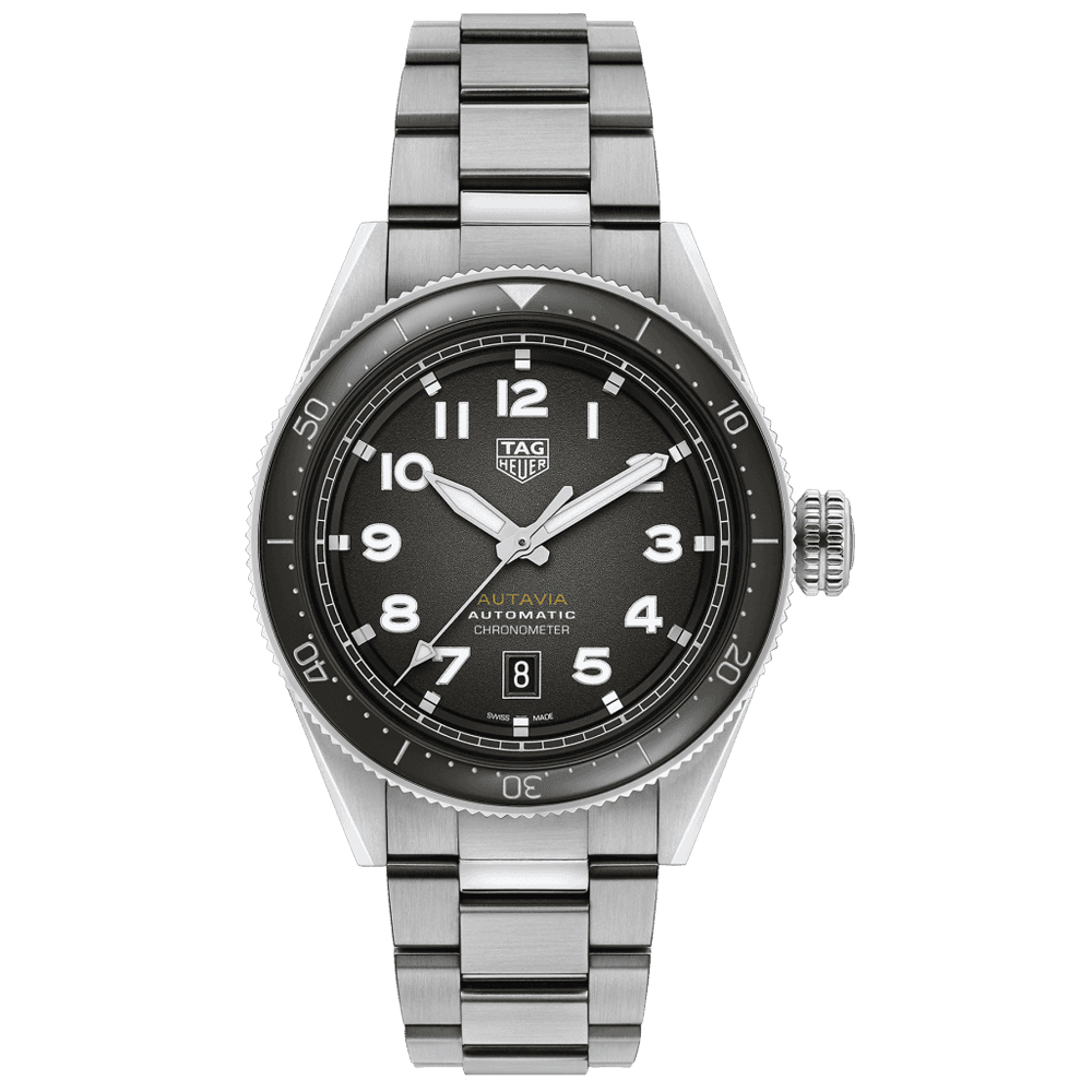 型番:WBE5114.EB0173<br />
ケース径:42mm<br />
防水機能:100m<br />
ムーブメント:自動巻き<br />
<br />
<br />
価格:517,000円(税込)<br />
<br />
<br />
スタッフの一言:<br />
<br />
航空機と自動車のダッシュボードからインスピレーションを受けたシックなスポーツモデル<br />
<br />
ブラウンカラーのグラデーションとインデックスにノスタルジーを感じることが出来ます<br />
<br />
デニムやレザーといったファッションによく似あいます<br />
<br />
<br />
お問い合わせやご予約などは、こちらから↓<br />
https://kobayashi-tokeiten.com/inquiryform/<br />
「グレッシブを見た」と型番などの記載もお願いします<br />
グレッシブ担当までご連絡いただけると、よりスムーズな対応をさせていただきます