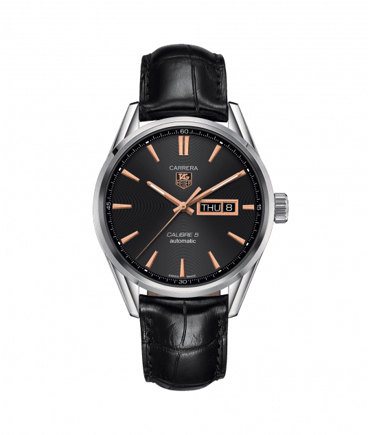 型番:WAR201C.FC6266<br />
ケース径:41mm<br />
防水機能:100m<br />
ムーブメント:自動巻き<br />
<br />
<br />
価格:522,500円(税込)<br />
<br />
<br />
スタッフの一言:<br />
<br />
スポーティーエレガントなデザインをしたモデル<br />
<br />
レザーストラップを使用することでスポーティなデザインでありながらスーツにも合わせやすいデザインです<br />
<br />
大人っぽいピンクゴールドのインデックスに魅力を感じる方におススメしたい1本です<br />
<br />
<br />
お問い合わせやご予約などは、こちらから↓<br />
https://kobayashi-tokeiten.com/inquiryform/<br />
「グレッシブを見た」と型番などの記載もお願いします<br />
グレッシブ担当宛でご連絡いただけると、よりスムーズな対応をさせていただきます