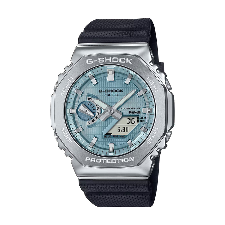 型番:GBM-2100A-1A2JF<br />
ケース径:44.4mm<br />
防水機能:20気圧<br />
ブルートゥース搭載ソーラー<br />
<br />
<br />
価格:37,400円(税込)<br />
<br />
<br />
スタッフの一言:<br />
<br />
人気の高い2100シリーズから、涼しげでかっこいい印象のアイスブルー文字盤を使用したモデル<br />
<br />
重厚さの集めたるベゼルに、しなやかなシリコンストラップは相性が良くかっこいいですよ<br />
<br />
<br />
お問い合わせやご予約などは、こちらをクリックしてください↓<br />
https://kobayashi-tokeiten.com/inquiryform/<br />
「グレッシブを見た」と型番などの記載もお願いします<br />
グレッシブ担当までご連絡いただけると、よりスムーズな対応をさせていただきます<br />