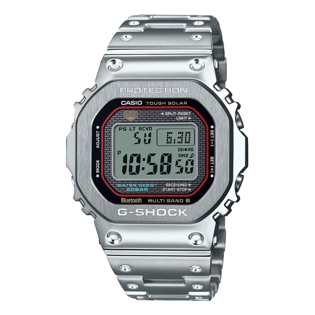 型番:GMW-B5000D-1CJF<br />
ケース径:43.2mm<br />
防水機能:20気圧<br />
ブルートゥース搭載電波ソーラー<br />
<br />
<br />
価格:84,700円(税込)<br />
<br />
<br />
スタッフの一言:<br />
<br />
Gショックの初代モデルのカラーリグを使用したフルメタタイプのモデル<br />
<br />
フルメタならではの重厚さのあるデザインは存在感がありカッコよさを感じることが出来ます<br />
<br />
昔からのGショックファンにおススメしたい1本です<br />
<br />
<br />
お問い合わせやご予約などは、こちらをクリックしてください↓<br />
https://kobayashi-tokeiten.com/inquiryform/<br />
「グレッシブを見た」と型番などの記載もお願いします<br />
グレッシブ担当宛でご連絡いただけると、よりスムーズな対応をさせていただきます