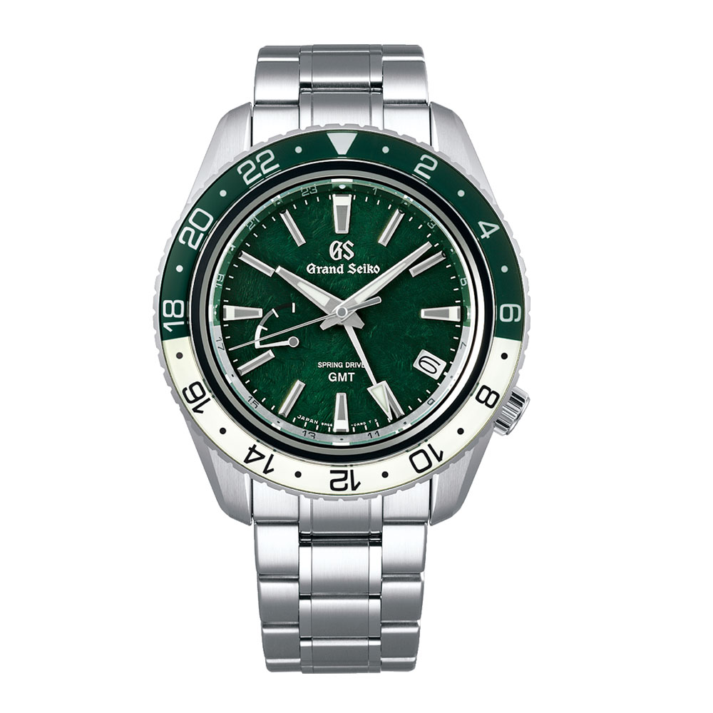 型番:SBGE295<br />
ケース径:44mm<br />
防水機能:20気圧<br />
ムーブメント:スプリングドライブ<br />
<br />
<br />
価格:880,000円(税込)<br />
<br />
<br />
スタッフの一言:<br />
<br />
スプリングドライブの工場から見える穂高連峰の夏の景色を表現したグリーンが印象的なGMT機能付きモデル<br />
<br />
美しく高級さを感じることが出来るグリーンは落ち着きとカッコよさを兼ね備えています<br />
<br />
安心感を与えてくれるグリーンという色が好きな方におススメの1本です<br />
<br />
<br />
お問い合わせやご予約などは、こちらをクリックしてください↓<br />
https://kobayashi-tokeiten.com/inquiryform/<br />
「グレッシブを見た」と型番などの記載もお願いします<br />
グレッシブ担当までご連絡いただけると、よりスムーズな対応をさせていただきます
