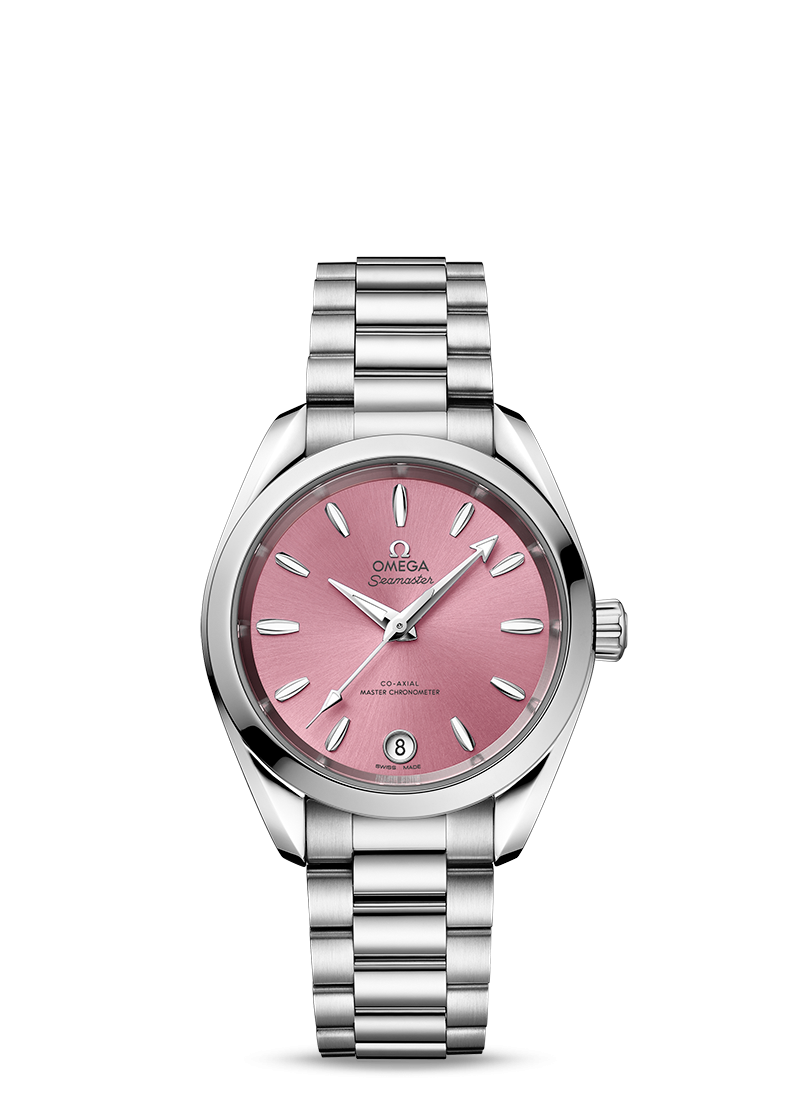 型番:220.10.34.20.10.003<br />
ケース径:34mm<br />
防水機能:150m<br />
ムーブメント:自動巻き<br />
<br />
<br />
価格:1,023,000円(税込)<br />
<br />
<br />
スタッフの一言:<br />
<br />
文字盤は飾り気がありませんが、ピンクの輝きを放つ美しさのあるベーシックなデザインのユニセックス モデル<br />
<br />
時計らしいベーシックなデザインなので、着用すると知的でフェミニンな印象を得られる作りとなっています<br />
<br />
時計に優しい雰囲気を持たせたい方におススメしたい1本です<br />
<br />
<br />
お問い合わせやご予約などは、こちらから↓<br />
https://kobayashi-tokeiten.com/inquiryform/<br />
「グレッシブを見た」と型番などの記載もお願いします<br />
グレッシブ担当までご連絡いただけると、よりスムーズな対応をさせていただきます<br />