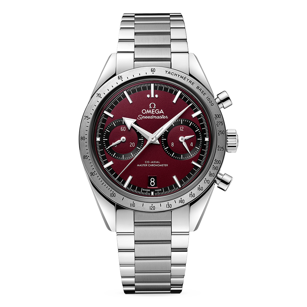 型番:332.10.41.51.11.001<br />
ケース径:40.5mm<br />
防水機能:5気圧<br />
ムーブメント:手巻き<br />
<br />
<br />
価格:1,463,000円(税込)<br />
<br />
<br />
スタッフの一言:<br />
<br />
耐磁性に優れ、クラシカルな印象の2カウンタータイプのクロノグラフモデル<br />
<br />
バーガンディー カラーの文字盤カラーは、大人っぽさと色気を感じることが出来るダンディーさを持っています<br />
<br />
赤みを帯びた文字盤の時計をお探しの方におススメしたい1本です<br />
<br />
<br />
お問い合わせやご予約などは、こちらをクリックしてください↓<br />
https://kobayashi-tokeiten.com/inquiryform/<br />
「グレッシブを見た」と型番などの記載もお願いします<br />
グレッシブ担当までご連絡いただけると、よりスムーズな対応をさせていただきます<br />