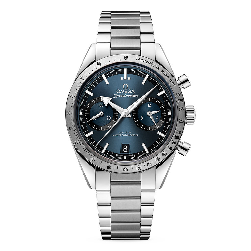 型番:332.10.41.51.03.001<br />
ケース径:40.5mm<br />
防水機能:5気圧<br />
ムーブメント:手巻き<br />
<br />
<br />
価格:1,463,000円(税込)<br />
<br />
<br />
スタッフの一言:<br />
<br />
1957年に誕生した初代スピードマスターにインスピレーションを受けて生まれた、クラシカルな印象のモデル<br />
<br />
入荷本数が大変少なく、入手困難となっている、カッコいいブルーの文字盤をしたスピードマスターです<br />
<br />
スッキリとした印象のクロノグラフをお探しの方におススメしたい1本です<br />
<br />
<br />
お問い合わせやご予約などは、こちらから↓<br />
https://kobayashi-tokeiten.com/inquiryform/<br />
「グレッシブを見た」と型番などの記載もお願いします<br />
グレッシブ担当までご連絡いただけると、よりスムーズな対応をさせていただきます<br />