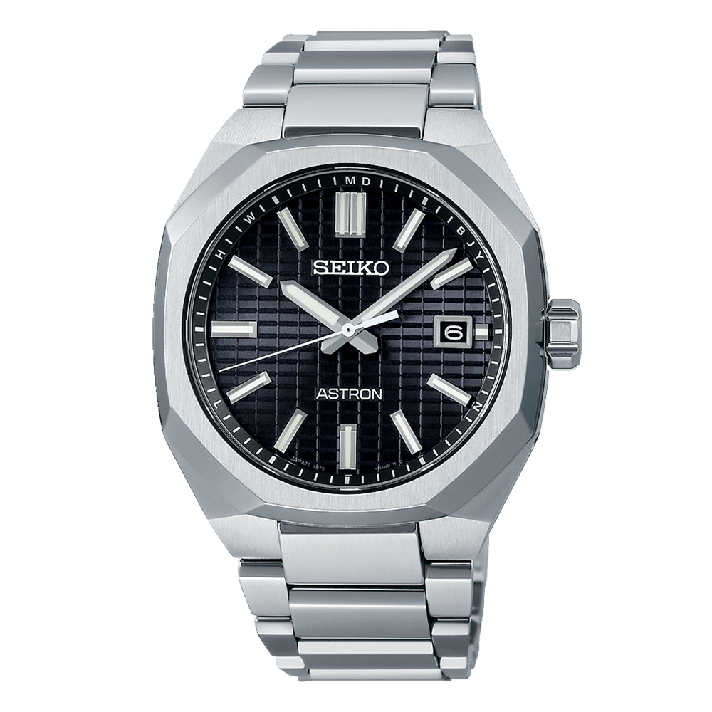 型番:SBXY063<br />
ケース径:39.6mm<br />
防水機能:10気圧<br />
電波ソーラー<br />
<br />
<br />
価格:165,000円(税込)<br />
<br />
<br />
スタッフの一言:<br />
<br />
強い信念を持つユーザーの志を表現する「強さ」と次世代に求められる「調和」を表現したモデル<br />
<br />
エッジのきいたデザインは、カッコよくシンプルな時計にマッチしています<br />
<br />
スーツ姿にも様になる電波ソーラーモデルをお探しの方におススメしたい1本です<br />
<br />
<br />
お問い合わせやご予約などは、こちらをクリックしてください↓<br />
https://kobayashi-tokeiten.com/inquiryform/<br />
「グレッシブを見た」と型番などの記載もお願いします<br />
グレッシブ担当までご連絡いただけると、よりスムーズな対応をさせていただきます