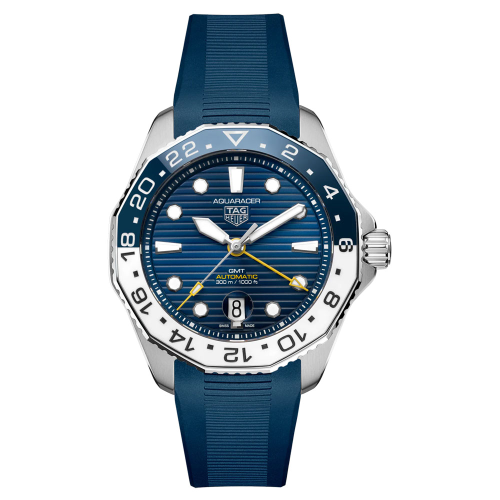 型番:WBP2010.FT6198<br />
ケース径:43mm<br />
防水機能:300m<br />
ムーブメント:自動巻き<br />
<br />
<br />
価格:506,000円(税込)<br />
<br />
<br />
スタッフの一言:<br />
<br />
ブルーとホワイトのベゼルが個性的でカッコよさを感じることが出来るGMT機能付きモデル<br />
<br />
生産終了モデルとなっているため最後の1本となっています<br />
<br />
クールで個性的な時計をお探しの方におススメしたい1本です<br />
<br />
<br />
お問い合わせやご予約などは、こちらをクリックしてください↓<br />
https://kobayashi-tokeiten.com/inquiryform/<br />
「グレッシブを見た」と型番などの記載もお願いします<br />
グレッシブ担当までご連絡いただけると、よりスムーズな対応をさせていただきます<br />