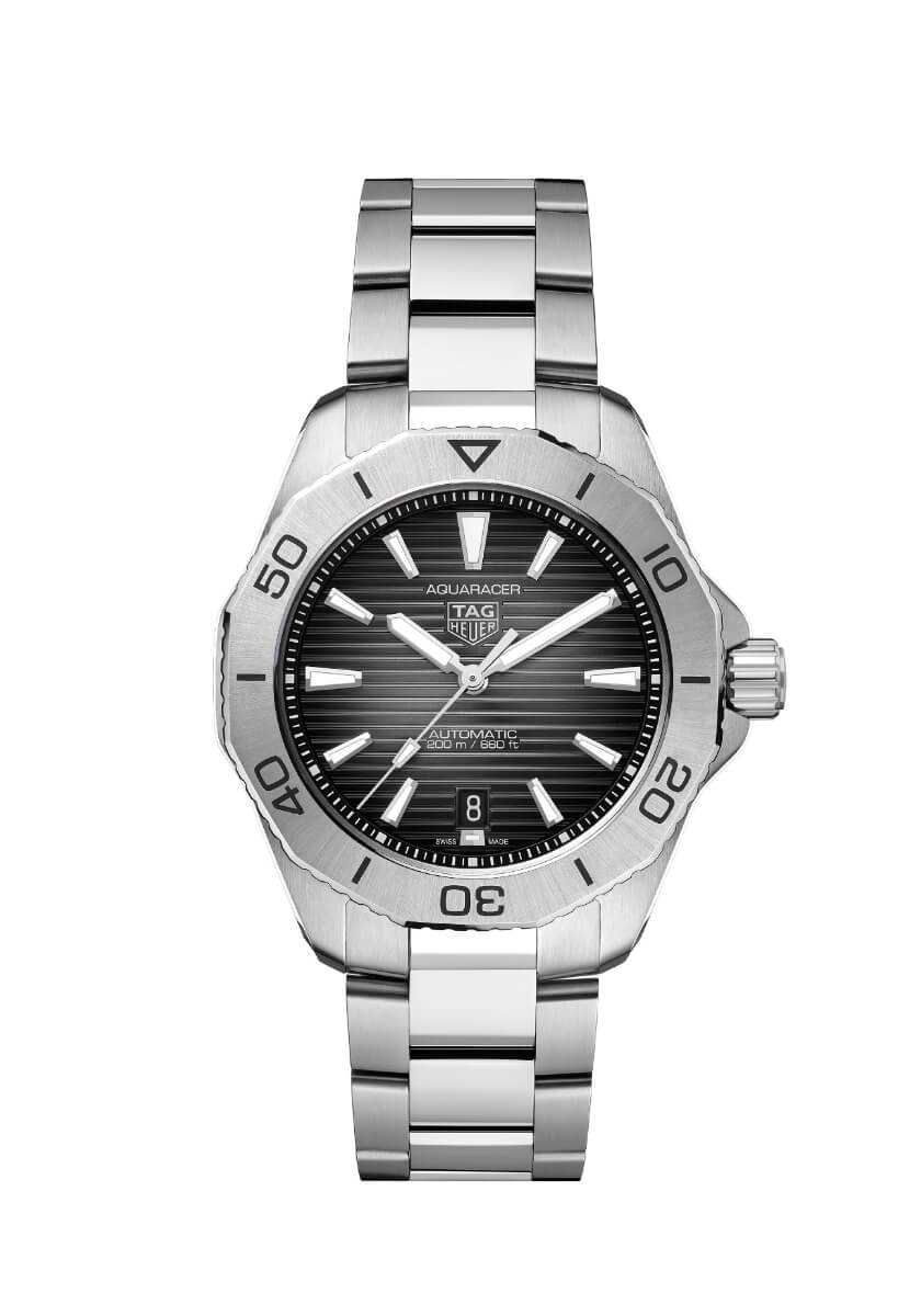 型番:WBP2110.BA0627<br />
ケース径:40mm<br />
防水機能:200m<br />
ムーブメント:自動巻き<br />
<br />
<br />
価格:418,000円(税込)<br />
<br />
<br />
スタッフの一言:<br />
<br />
どのような状況にも耐えられるように作られた信頼できるラグジュアリーツールモデル<br />
<br />
スポーツテイストにドレッシーさが加わった、スモーキーなブラックのグラデーション文字盤が印象的です<br />
<br />
グラデーションの持つ変化に富んだ魅力が好きな方におススメしたい1本です<br />
<br />
<br />
お問い合わせやご予約などは、こちらをクリックしてください↓<br />
https://kobayashi-tokeiten.com/inquiryform/<br />
「グレッシブを見た」と型番などの記載もお願いします<br />
グレッシブ担当までご連絡いただけると、よりスムーズな対応をさせていただきます<br />