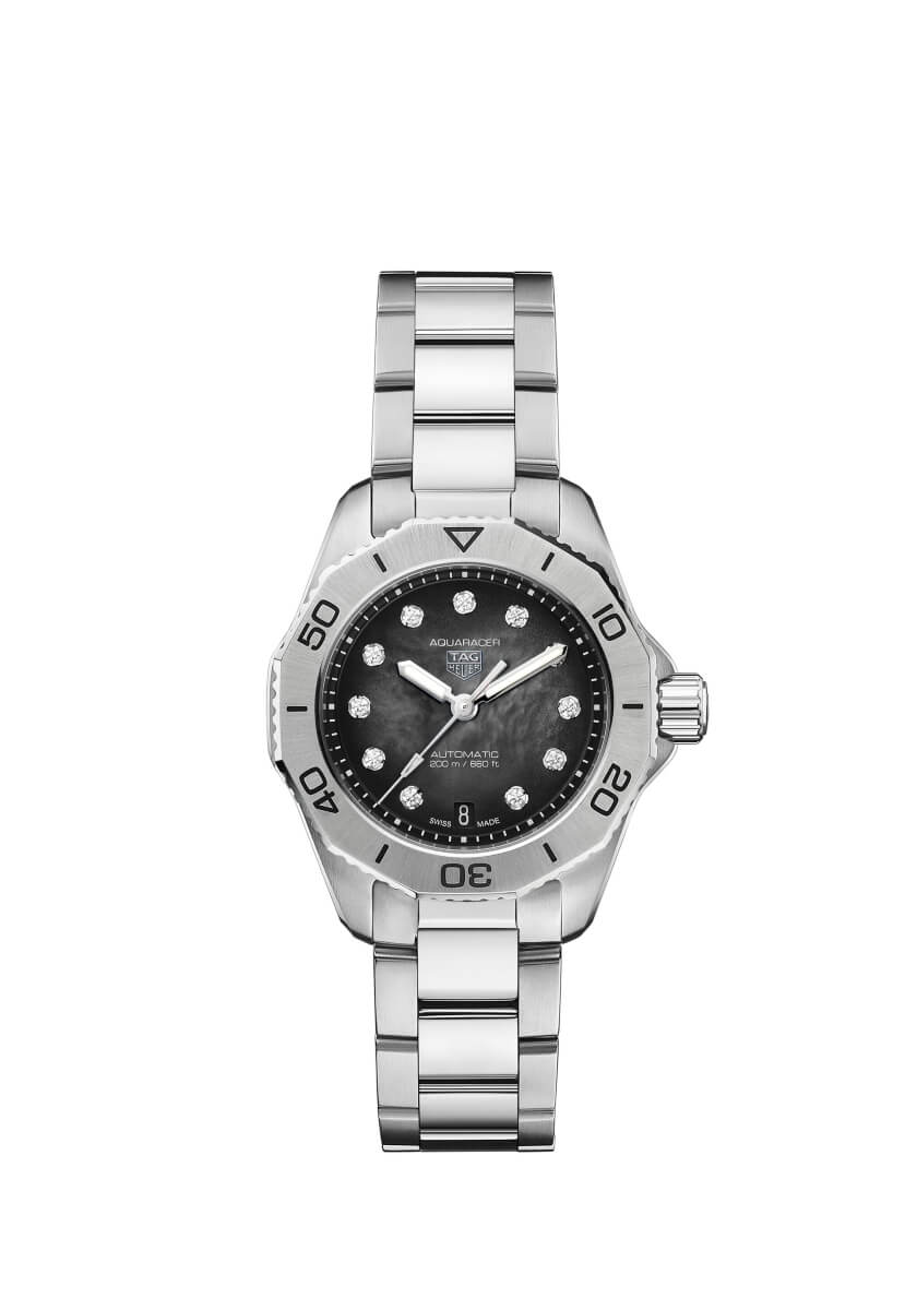 型番：WBP2410.BA0622<br />
ケース径：30ｍｍ<br />
防水機能：200ｍ<br />
ムーブメント：自動巻き<br />
<br />
<br />
価格：506,000円（税込）<br />
<br />
<br />
スタッフの一言：<br />
<br />
スモーキーなグレーのMOP（マザー オブ パール）の文字盤を採用した、スポーティーかつエレガントなデザインのアクアレーサー プロフェッショナル200です。<br />
<br />
お問い合わせやご予約などは、こちらから↓<br />
https://kobayashi-tokeiten.com/inquiryform/<br />
「グレッシブを見た」と型番などのご記載もお願いします<br />
