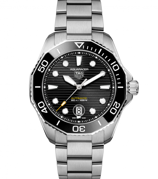 型番:WBP201A.BA0632<br />
ケース径:43mm<br />
防水機能:300m<br />
ムーブメント:自動巻き<br />
<br />
<br />
価格:451,000円(税込)<br />
<br />
<br />
スタッフの一言:<br />
<br />
ケースとブレスレットを一新させ、よりダイビングの時や日常生活での使いやすさがアップしたモデル<br />
<br />
メタリックな重厚さを楽しめるデザインはカッコよさを感じることが出来ます<br />
<br />
ダイバーズウォッチならではのカッコよさを楽しみたい方におススメしたい1本です<br />
<br />
<br />
お問い合わせやご予約などは、こちらをクリックしてください↓<br />
https://kobayashi-tokeiten.com/inquiryform/<br />
「グレッシブを見た」と型番などの記載もお願いします<br />
グレッシブ担当までご連絡いただけると、よりスムーズな対応をさせていただきます<br />