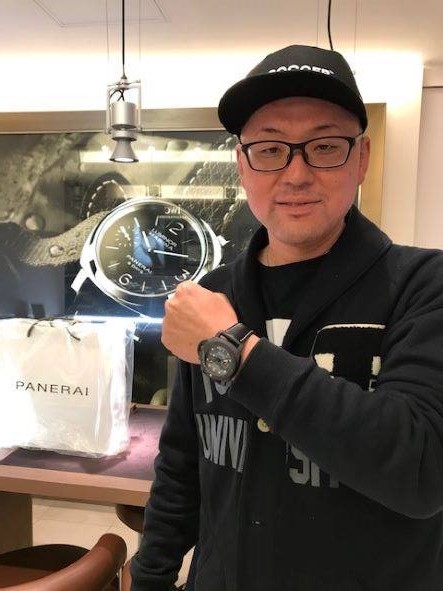 いつもありがとうございます!<br />
ルナロッサが一番お気に入りと仰っていましたね。パネライ4本のワインダー動画は見てて気持ちが良いほどでした。次は是非ラジオミールもお楽しみください!いつも本当にありがとうございます。<br />
<br />
COMMONTIME渋谷店 佐竹