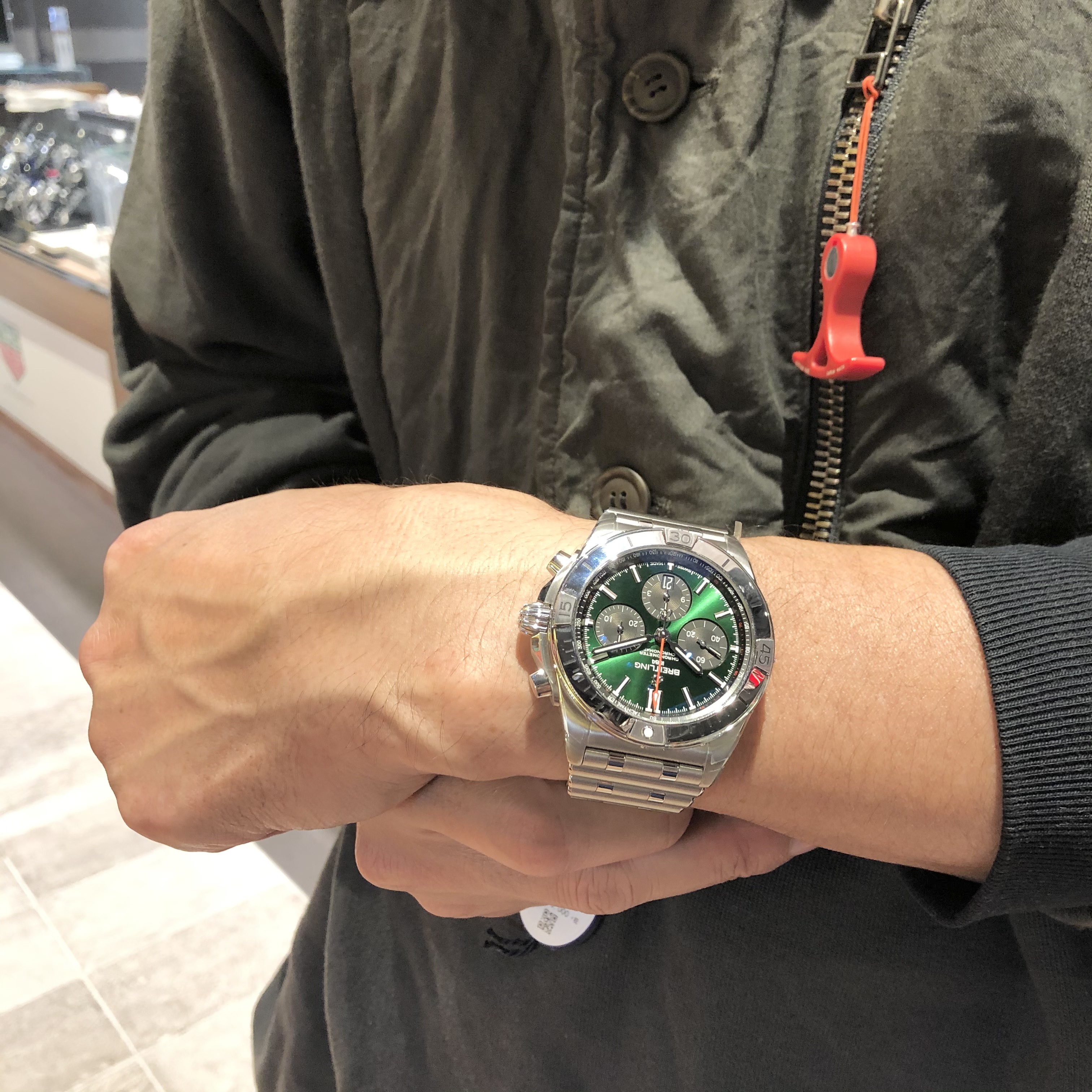 愛知県名古屋市にある、日本最大級の品揃えのブライトリング（BREITLING)腕時計正規販売店A.M.I | A.M.I 名古屋パルコ店