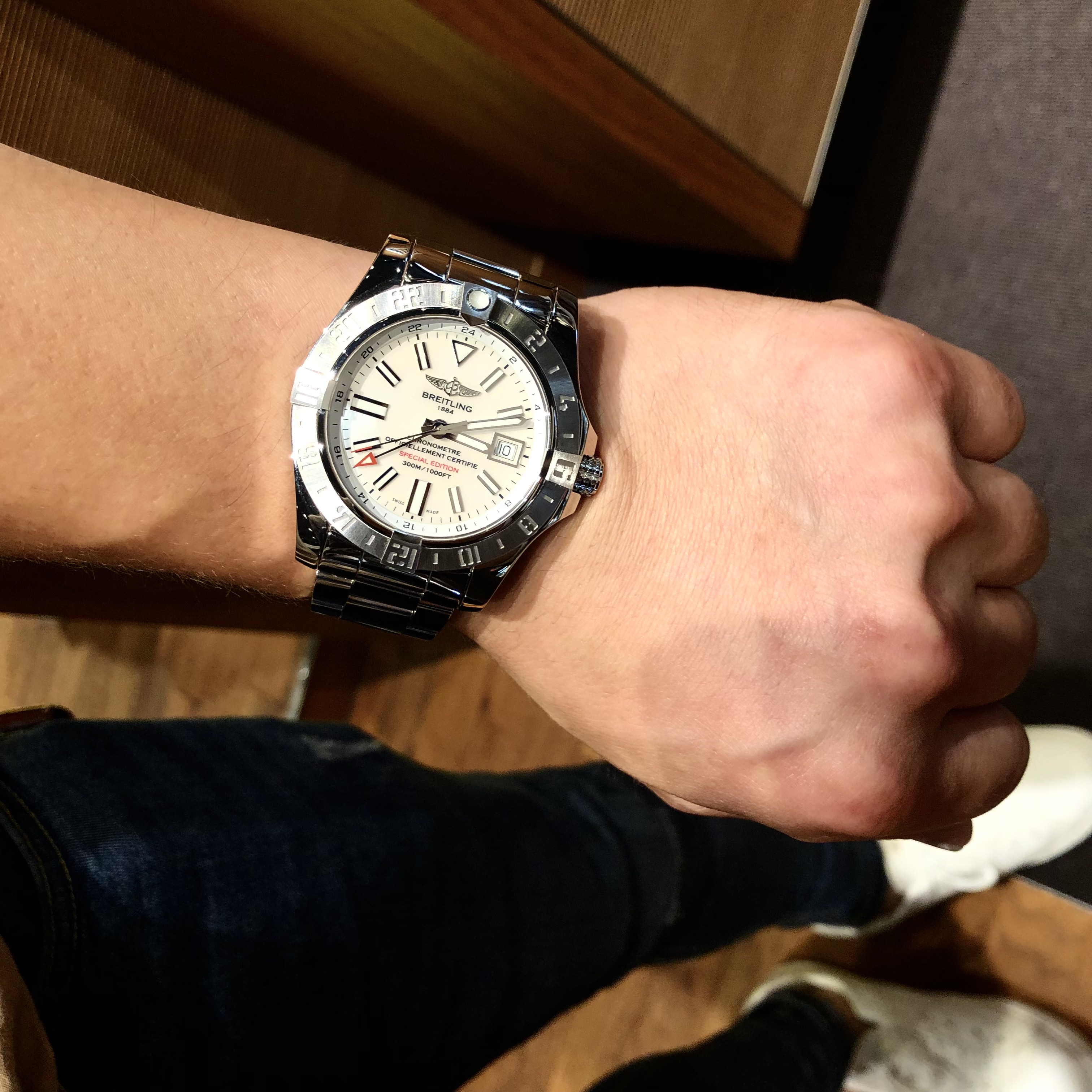 [BREITLING (ブライトリング)正規取り扱い商品] 【日本特別モデル】 アベンジャーII GMT マザーオブパール Ref.A3239011/A809/170A をご購入頂きました！