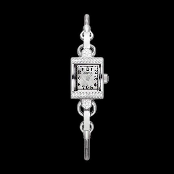 ステンレススチールケース / クオーツ(Cal.ETA 280.002) / ケース径:15mm / 5気圧防水 / ダイヤモンド32ピース <br />
<br />
¥96,000+税<br />