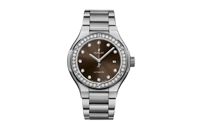 品番 : 585.NX.897M.NX.1204<br />
ケース：チタニウム<br />
ムーブメント：自動巻<br />
サイズ：33mm<br />
機能：5気圧防水<br />
<br />
【価格】<br />
<br />
1,463,000円（税込）