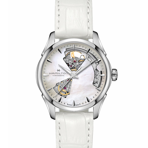 ジャズマスター オープンハート<br />
H32215890<br />
<br />
自動巻、36mm、5気圧防水、<br />
ステンレススチール、、マザーオブパール、<br />
ホワイトカーフレザーストラップ<br />
<br />
132,000円(税込)<br />
<br />
※2021年7月現在の価格、在庫状況です。<br />
販売済みによる欠品については、ご容赦ください。<br />
