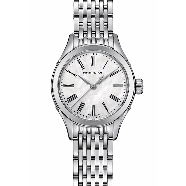 アメリカンクラシック バリアント<br />
H39251194<br />
<br />
クオーツ、26mm、5気圧防水、<br />
ステンレススチール<br />
<br />
57,200円(税込)<br />
<br />
※2021年7月現在の価格、在庫状況です。<br />
販売済みによる欠品については、ご容赦ください。<br />