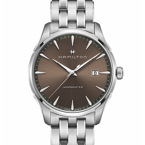 ジャズマスター クオーツ<br />
H32451101<br />
<br />
クォーツ、40mm、5気圧防水、<br />
ステンレススチール<br />
<br />
79,200円(税込)<br />
<br />
※2021年7月現在の価格、在庫状況です。<br />
販売済みによる欠品については、ご容赦ください。<br />