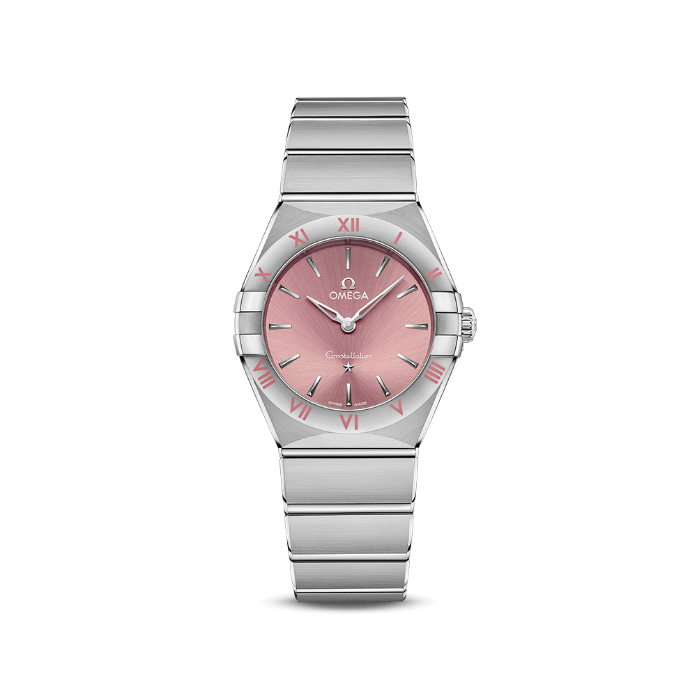 OMEGA CONSTELLATION QUARTZ 28mm<br />
オメガ コンステレーション クオーツ28mm<br />
<br />
価格: ¥495,000<br />
品番: 131.10.28.60.11.001<br />
ケース: ステンレススティール<br />
ケース直径: 28 mm<br />
防水: 3 気圧 (30 メートル / 100 フィート)<br />
キャリバー: オメガ 4061(電池の寿命の最大化を実現する、新しいクオーツ・キャリバー。赤のオメガロゴ入り、ロジウムプレート仕上げ。)電池寿命: 48ヶ月<br />
種類: クォーツ<br />
ダイアルの色: ピンク<br />
クリスタル: 両面に無反射加工を施したドーム型強化無反射サファイアガラス<br />
素材: ステンレススティール<br />
クラスプの種類: コンフォートセッティング付きバタフライクラスプ<br />
<br />
<br />
ドラマティックな不朽のデザインを誇るオメガ「コンステレーション」は、ケースに施された有名なハーフムーンデザインと「爪」、そしてとリンクブレスレットが特徴です。<br />
<br />
この25mmのステンレススティール製モデルは、ローマ数字が刻印されたベゼルが印象的で、ホワイトマザーオブパールのダイアルと傷の付きにくいサファイアクリスタルガラスが採用されています。針、オメガロゴ、コンステレーションの「星」、インデックスには18Kホワイトゴールドが使用されています。<br />
<br />
オメガ キャリバー 4061が搭載されており、ケースバックには「コンステレーション」を象徴する天文台のメダリオンが付いています。<br />
<br />
<br />
名古屋栄三越にはオメガ(OMEGA)の在庫を多数ご用意いたしております。オメガ(OMEGA)なら名古屋栄三越6階時計までお申し付けください。<br />
<br />
名古屋栄三越についてのお問合せは・・・<br />
<br />
〒460-8669 愛知県名古屋市中区栄3-5-1<br />
TEL:052-252-3743 (6階 ウォッチ&ジュエリー)<br />
定休日:不定休<br />
営業時間:10:00~20:00<br />
