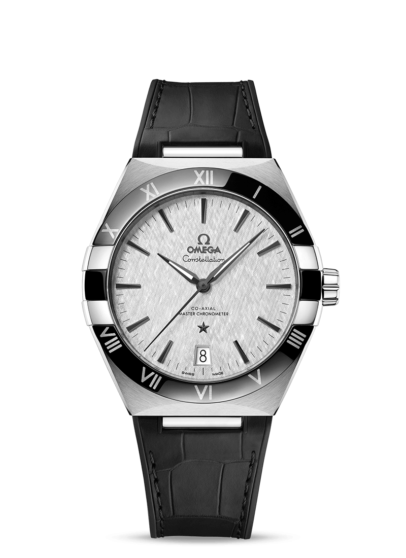 コンステレーション コーアクシャル マスター クロノメーター 41mm<br />
<br />
価格: ¥1,089,000<br />
品番: 131.33.41.21.06.001<br />
ケース: ステンレススティール & レザーストラップ<br />
ケース直径: 41mm<br />
防水: 5 気圧 (50 メートル / 167 フィート)<br />
キャリバー: オメガ 8900<br />
コーアクシャル エスケープメント搭載の自動巻きムーブメント。METAS認定のマスター クロノメーター。15,000ガウス以上の耐磁性能。シリコン“Si14”製のフリースプラングテンプ、2重香箱、両方向巻き上げ式ローター。タイムゾーンファンクション。アラベスク調ジュネーブウェーブが美しいロジウムプレート加工が施されたローターとブリッジ。<br />
ダイアルの色: シルバー<br />
クリスタル: 両面に無反射加工を施したドーム型強化無反射サファイアガラス<br />
素材: ステンレススティール<br />
クラスプの種類: フォールディングクラスプ<br />
<br />
ドラマティックな不朽のデザインを誇るオメガ「コンステレーション」は、ケースサイドに施された有名なハーフムーンデザインと「爪」が特徴です。<br />
この41 mmのステンレススティール製モデルは、リキッドメタル™のローマ数字を配したポリッシュ仕上げのブラックセラミック製ベゼルが印象的で、サンブラッシュ仕上げのブラックダイアルには、6時位置に日付窓があります。針、オメガロゴ、コンステレーションの「星」、ファセット加工のインデックスには全てロジウムプレート加工が施されています。<br />
ラバーのライニングが施されたブラックのレザーストラップが付属するこのタイムピースは、オメガ コーアクシャル マスター クロノメーター キャリバー8900が搭載されており、傷のつきにくいドーム型サファイアクリスタルガラスから眺めることができます。<br />
<br />
<br />
名古屋栄三越にはオメガ(OMEGA)の在庫を多数ご用意いたしております。オメガ(OMEGA)なら名古屋栄三越6階時計までお申し付けください。<br />
<br />
<br />
名古屋栄三越についてのお問合せは・・・<br />
<br />
〒460-8669 愛知県名古屋市中区栄3-5-1<br />
TEL:052-252-3743 (6階 ウォッチ&ジュエリー)<br />
定休日:不定休<br />
営業時間:10:00~20:00<br />
<br />