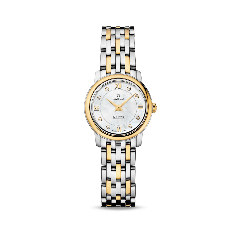 74.デヴィル プレステージ クオーツ24.4mm<br />
<br />
価格: ¥638,000<br />
品番:424.20.24.60.55.001<br />
ケース: スティール ‑ イエローゴールド<br />
ケース直径:24.4 mm<br />
防水:3 気圧 (30 メートル / 100 フィート)<br />
<br />
キャリバー:オメガ 1376<br />
ロジウムめっき仕上げのクォーツ・プレシジョン・ムーブメント。<br />
電池寿命:48ヵ月<br />
ダイアルの色: ホワイト/8Pダイヤ<br />
<br />
クリスタル:強化サファイアガラス<br />
素材: スティール ‑ イエローゴールド<br />
クラスプの種類: スライディンググクラスプ<br />
<br />
「デ・ヴィル プレステージ」/オメガ「デ・ヴィル プレステージ」コレクションは、そのクラシカルでエレガントなデザインが、多くのオメガ愛好家を惹きつけています。豪華な仕上げとタイムレスなデザインを備えたシンプルなスタイルが特徴です。<br />
<br />
2つのゾーンに分かれたホワイトマザーオブパールのダイアルには、ダイヤモンド インデックスと3時、6時、9時、12時位置にローマ数字が付属しており、傷の付きにくいサファイア・クリスタル ガラスで保護されています。<br />
<br />
18Kイエローゴールド製ベゼルは、ステンレススティールと18Kイエローゴールド製ブレスレットが付いた、直径24.4mmのステンレススティール製ケースに取り付けられています。高性能クォーツムーブメント、キャリバー1376搭載。<br />
<br />
名古屋栄三越にはオメガ(OMEGA)の在庫を多数ご用意いたしております。オメガ(OMEGA)なら名古屋栄三越6階時計までお申し付けください。<br />
<br />
名古屋栄三越についてのお問合せは・・・<br />
<br />
〒460-8669 愛知県名古屋市中区栄3-5-1<br />
TEL:052-252-3743 (6階 ウォッチ&ジュエリー)<br />
定休日:不定休<br />
営業時間:10:00~20:00<br />