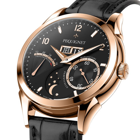 PEQUIGNET MANUFACTURE<br />
Rue Royale 4Fonctions<br />
リュー ロワイヤル 4フォンクション<br />
Ref:9011548<br />
ケース径:42.0mm<br />
ケース厚:12.5mm<br />
ケース素材:RG(レッド ゴールド)<br />
防水性:5気圧防水<br />
ストラップ:アリゲーター(K18ピン バックル)<br />
ムーブメント:カリブル ロワイヤル(自動巻き、完全自社製)、21,600振動、88時間パワーリザーブ(シングルバレル、実動およそ100時間)、センターシャフト・ドライブ<br />
仕様:パワーリザーブ・インジケーター(72時間等時性表示)/スモール・セコンド/高精度ムーンフェイズ<br />
/ジャンピング 3ディスク ビッグデイ・デイト(時間帯の操作制限無し)<br />
価格:2,550,000円(2018年10月での消費税抜価格)