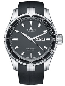 ■自動巻き(EDOX88 38時間パワーリザーブ) <br />
■機能時針:時針・分針・秒針、日付、曜日<br />
■サイズ45mm径、13mm厚<br />
■ケース316Lステンレススティール、<br />
■ベゼルハイテクセラミック(逆回転防止ベゼル)<br />
■防水30気圧/300m<br />
■ガラスサファイアクリスタル(無反射コーティング)<br />
■ストラップ:ラバー(Dバックル)<br />
■付属品:保証書、取扱説明書、専用BOX<br />
<br />
商品番号 88002-3CA-NIN<br />
<br />
税込 192,500円<br />
<br />
*商品の在庫などお気軽にお問い合わせ下さい。<br />
品切れの際はご容赦下さい。<br />