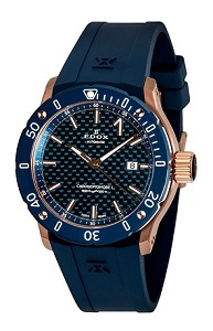 ■ムーブメント:自動巻き(EDOX80 38時間パワーリザーブ) <br />
■ケース:316LステンレススティールゴールドPVD、オートヘリウムエスケープバルブ<br />
■ベルト:ラバー<br />
■ベゼル:ハイテクセラミック(逆回転防止ベゼル)<br />
■ガラス:サファイヤガラス(無反射コーティング)<br />
■ダイアル:ブルーカーボン<br />
■機能/特徴:時針・分針・秒針、日付<br />
■防水:50気圧/500m<br />
■サイズ:ケース直径:43mm、厚み:12mm <br />
■付属品: 保証書、取扱説明書、専用BOX<br />
<br />
商品番号 80099-37RBU3-BUIR3<br />
<br />
税込 236,500円<br />
<br />
*商品の在庫などお気軽にお問い合わせ下さい。<br />
品切れの際はご容赦下さい。<br />