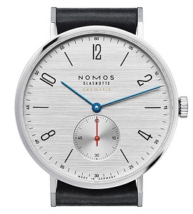 ・At Workシリーズ タンジェント ネオマティック 39 シルバーカット<br />
マッシブな39mmのケースにシルバーカットの文字盤のタンジェント ネオマティック 39 シルバーカットは青焼きの時・分針と鮮やかな<br />
レッドのスモールセコンドのコントラストが非常にクールです。 <br />
<br />
■ムーブメント:自動巻 (DUW3001)パワーリザーブ43時間<br />
■ケース素材:ステンレス、2ピース構造<br />
■ベルト素材:ホーウィン社シェルコードバン<br />
■ガラス:内側無反射コーティングサファイヤクリスタル<br />
■ケースサイズ:直径 38.5m、厚み 7.2mm<br />
■防水性:5気圧防水<br />
■ダイヤル:ロジウムメッキ、ヘアライン仕上げ<br />
■針:青焼き・分針、レッドスモールセコンド針<br />
■付属品:保証書、取扱説明書、専用BOX<br />
<br />
<br />
商品番号 TN130011W239<br />
<br />
税込 475,200円<br />
<br />
*商品の在庫などお気軽にお問い合わせ下さい。<br />
品切れの際はご容赦下さい。<br />