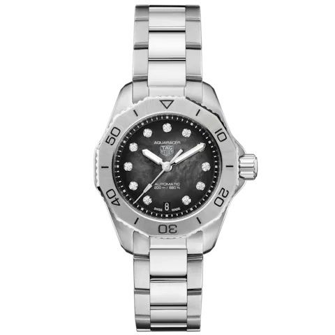 型番:WBP2410.BA0622<br />
ムーヴメント:キャリバー9自動巻<br />
ケース径:30mm<br />
防水:200m防水<br />
<br />
価格:489,500円(税込)<br />
<br />
ブラックのマザーオブパールにスモーキーな仕上げを施したダイヤがより深みを与え、大人な印象を与えてくれる1本です。<br />
<br />
インデックスには、11石のダイヤモンドをセットし高級感溢れる1本となっております。<br />
<br />
お問い合わせは→http://kobayashi-tokeiten.com/inquiryform/ で大分店にチェックをしてお問い合わせください。<br />