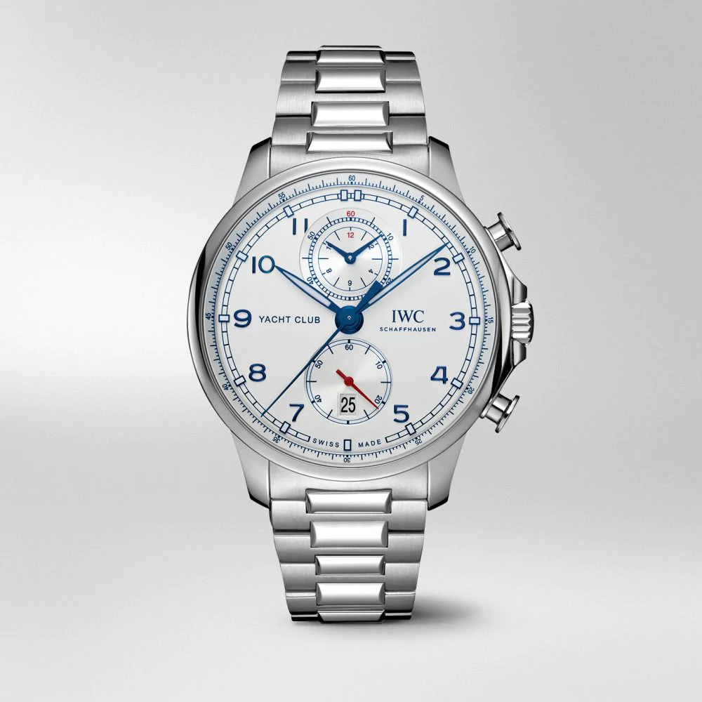 型番:型番:IW390702<br />
ムーヴメント:IWC自社製キャリバー<br />
ケース径:44.6mm<br />
防水:6気圧防水<br />
<br />
価格:1,919,500円(税込)<br />
<br />
時代に左右されない洗練されたエレガンスを湛えた、ポルトギーゼ・ヨットクラブ・クロノグラフ。<br />
ポルトギーゼシリーズのなかでもスポーティなモデルで、服装やシーンを問わずに着用しやすい1本です。<br />
<br />
「ポルトギーゼ」特有のデザインと、ブルーの針とインデックスが映えて見やすいモデルです。<br />
ブレスレットには、表面にポリッシュ仕上げとサテン仕上げを施したブレスレットは、快適な装着感を与えてくれます。<br />
<br />
お問い合わせは→http://kobayashi-tokeiten.com/inquiryform/ で大分店にチェックをしてお問い合わせください。