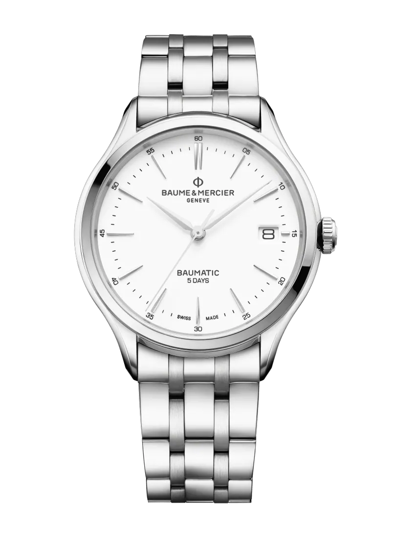 型番:M0A10400<br />
ムーヴメント:自動巻き<br />
ケース径:40mm<br />
防水:約50m<br />
<br />
価格:451,000円(税込)<br />
<br />
120時間のパワーリザーブ、優れた耐磁性と非常に使いやすい自社製ムーヴメントを搭載したモデルです。<br />
<br />
スーツスタイルでも合わせやすいホワイト文字盤<br />
稼働時間が長いので、初めての機械式時計としても始めやすく、安心して着用していただける1本です☆