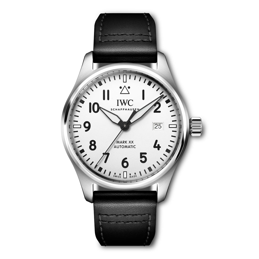 型番：IW328207<br />
ムーヴメント：自動巻き<br />
ケース径：40mm<br />
防水：10気圧防水<br />
<br />
価格：863,500円(税込)<br />
<br />
年齢問わず人気を集める、パイロット・ウォッチ・マーク20モデル<br />
ケース径は40mmと細身の男性や、女性の方でも着用しやすいサイズ感◎<br />
マーク20になってからは、IWC自社製ムーブメントを搭載し、驚異の【120時間のパワーリザーブ】を実現しているのもポイントです！<br />
毎日使られる方でも、使われない方でも、パワーリザーブが長いと安心ですね<br />
<br />
定番カラーのブルーorブラックモデルも良いですが…ホワイトカラーのパイロットもかっこいいです☆<br />
モノトーンコーデにも合わせやすく、シンプルな白のTシャツに合わせてもオシャレですね⋆<br />
<br />
お問い合わせは→http://kobayashi-tokeiten.com/inquiryform/ で大分店にチェックをしてお問い合わせください。