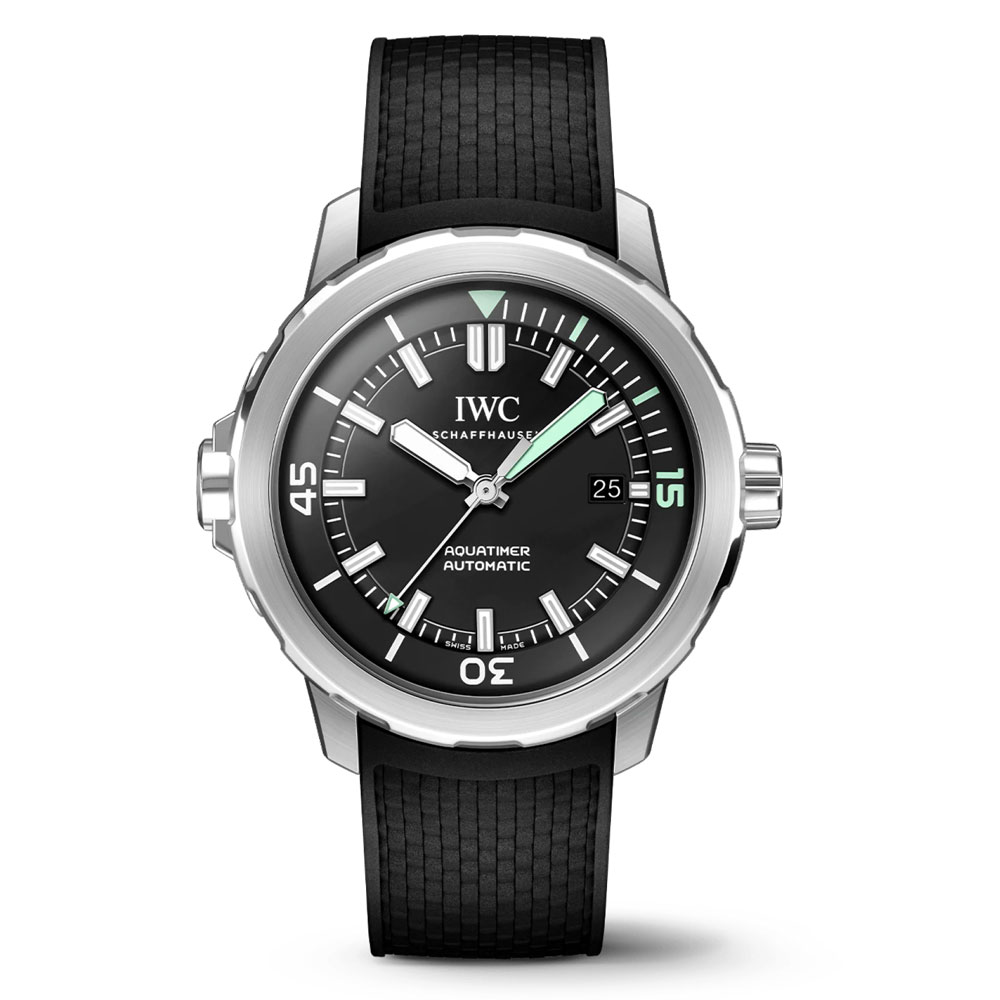 型番:IW328802<br />
ムーヴメント:自動巻き<br />
ケース径:42mm<br />
防水:30気圧防水<br />
<br />
価格:924,000円(税込)<br />
<br />
IWCを代表するダイバーズ・コレクションのアクアタイマーの新型モデル。<br />
堅牢な構造と急激な気圧変化への適応、優れた視認性と革新的な技術機能を確保したシリーズです。<br />
<br />
どんな服装にも合わせやすいブラック文字盤。文字盤に配されたダイビング用表示には、夜光塗料が塗布されていますので、水中や暗い夜でも優れた視認性を確保します◎<br />
<br />
パワーリザーブは、約120時間と長いので、日頃あまり着用しない方にもオススメです☆<br />
<br />
30m防水となっておりますので、水回りでの着用も安心です◎<br />
<br />
お問い合わせは→http://kobayashi-tokeiten.com/inquiryform/ で大分店にチェックをしてお問い合わせください。