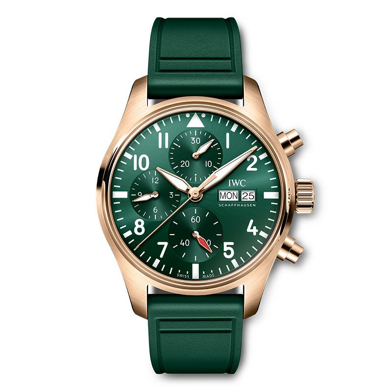 型番:IW388110<br />
ムーヴメント:自動巻きIWC自社製キャリバー<br />
ケース径:41mm<br />
防水:10気圧防水<br />
<br />
価格:3,899,500円(税込)<br />
<br />
文字盤に備えられた様々なカウンターは、その個性的な計器のようなデザインを引き立てるだけでなく、メカニカルストップウォッチ機能は日常の様々な場面で利用することが出来ます◎<br />
ケースサイズは41mmで、搭載ムーブメントはIWC自社製キャリバー69385。パワーリザーブは最大巻き上げ時で46時間程稼働し続けます。<br />
美しいムーブメントを裏蓋側から鑑賞できるのも大きな魅力ポイントです!<br />
<br />
何と言ってもこちらのモデルは、18Kレッドゴールド素材を使用したケースを採用しています!<br />
重厚感もあって、なにより高級時計感を感じられる時計ですよ☆<br />
色鮮やかなグリーン文字盤に、ゴールドメッキの針を備え、バンドにはグリーンのラバーストラップが採用されています。このラバーストラップは、「EasX-CHANGE®」システムにより素早くご自身で交換する事が可能なんです!別途色違いのラバーモデルをお持ちであれば、服装や気分によって交換ができるので便利な機能となっています。