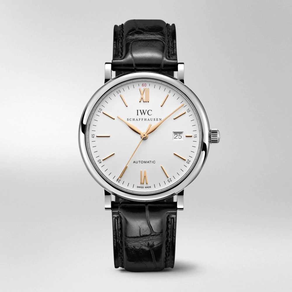 型番:IW356517<br />
ムーヴメント:自動巻き<br />
ケース径:40mm<br />
防水:3気圧防水<br />
<br />
価格:772,200円(税込)<br />
<br />
シルバーの文字盤にゴールドメッキの針とインデックスが美しいシンプルな一本です。<br />
<br />
お問い合わせは→http://kobayashi-tokeiten.com/inquiryform/ で大分店にチェックをしてお問い合わせください。