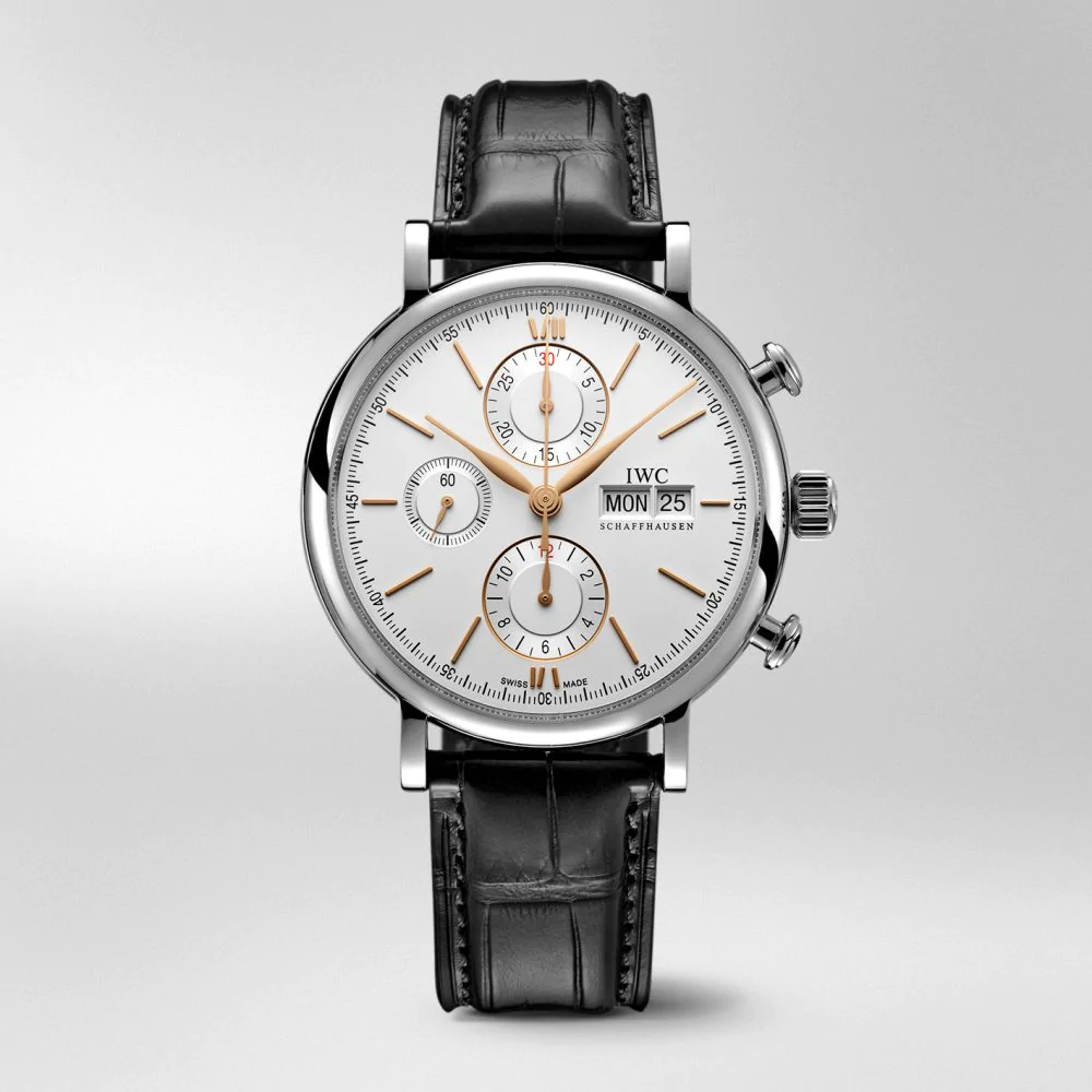 型番：IW391031<br />
ムーヴメント：自動巻き<br />
ケース径：42mm<br />
防水：3気圧防水<br />
<br />
価格：995,500円（税込）<br />
<br />
ポートフィノ・クロノグラフは、ポートフィノ・シリーズにスポーティな印象を添えるモデルです。特徴的なプッシュボタンは、1960年代のイタリア 製スポーツカーのコックピットを思い起こさせます。この時計は、ドーム型のサファイアガラス、アップライト加工のローマ数字、44時間のパワーリザーブを備えています。<br />
<br />
お問い合わせは→http://kobayashi-tokeiten.com/inquiryform/ で大分店にチェックをしてお問い合わせください。