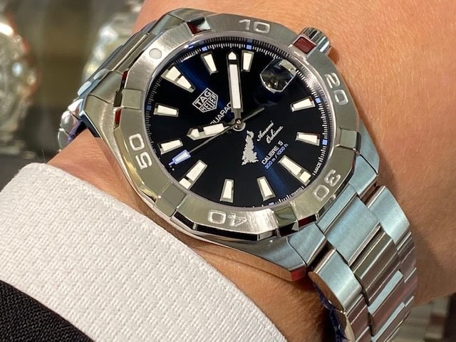 タグ・ホイヤー(TAG Heuer) アクアレーサー キャリバー5 奄美大島 
