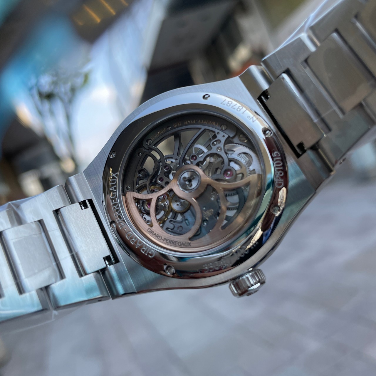 ジラール・ペルゴ(GIRARD-PERREGAUX) ロレアート スケルトン