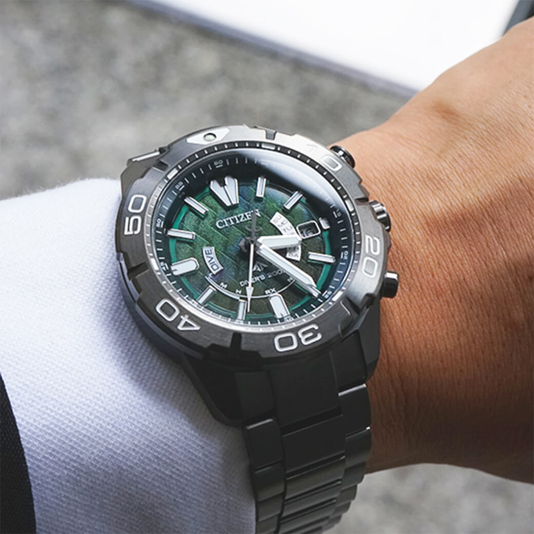 シチズン(CITIZEN) プロマスター LIGHT in BLACK 2022 GREEN EDITION