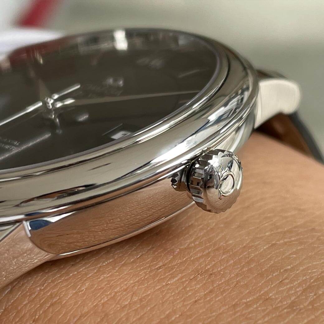 オメガ(OMEGA) デビル プレステージ 39.5MM 424.13.40.20.01.001