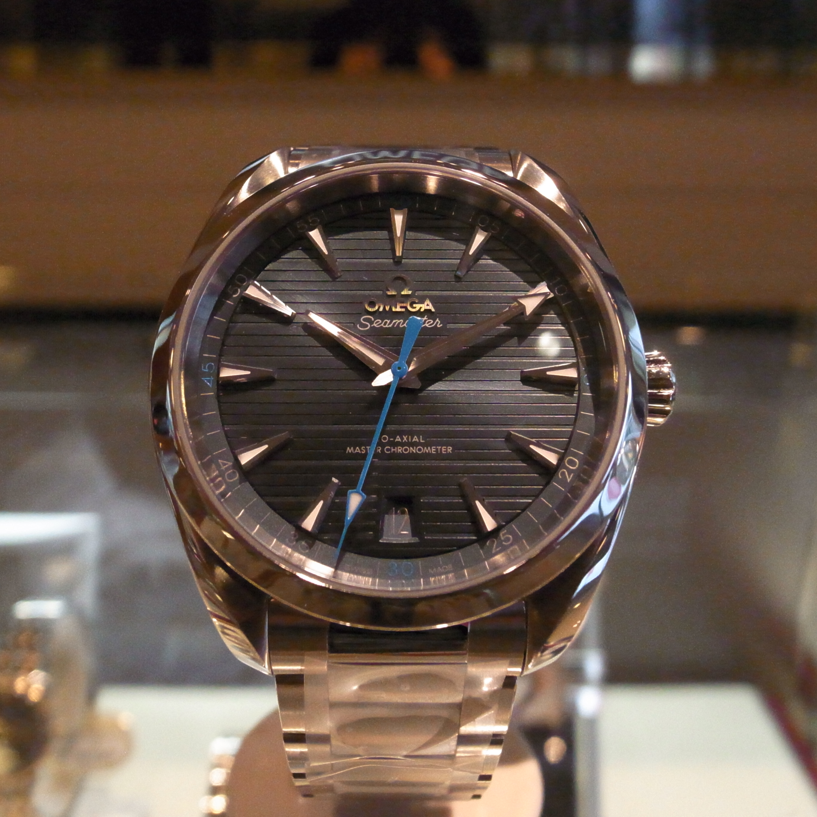 オメガ(OMEGA) シーマスターアクアテラ マスタークロノメーター 三愛時計店 ブランド腕時計の正規販売店