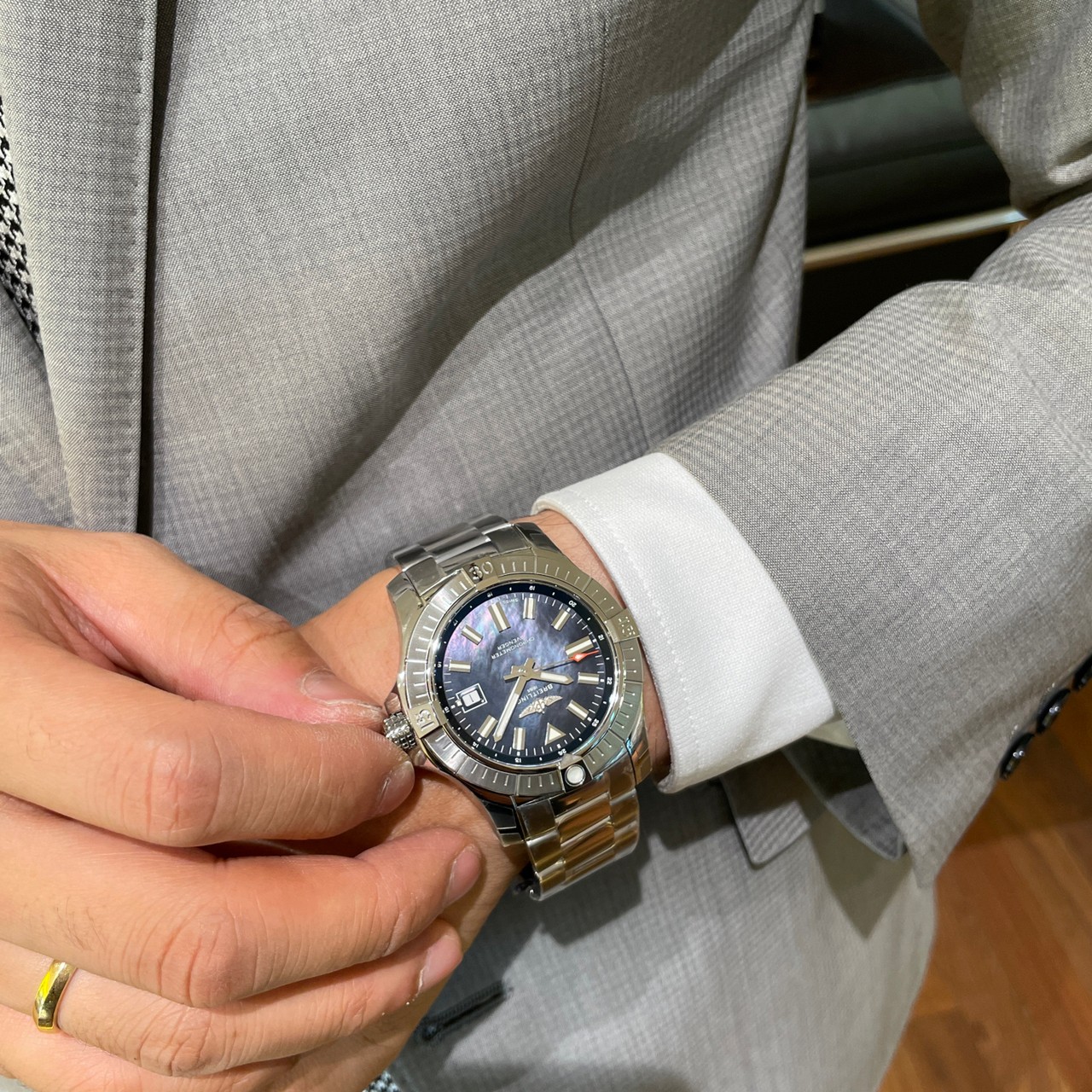 ブライトリング(BREITLING) アベンジャー オートマチック 43